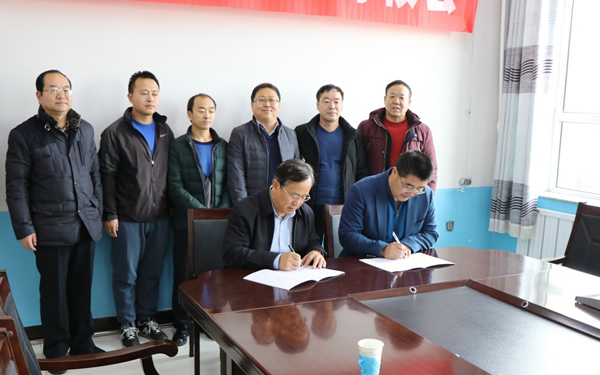 金沙官网与固阳县一中签订优质生源基地共建协议书